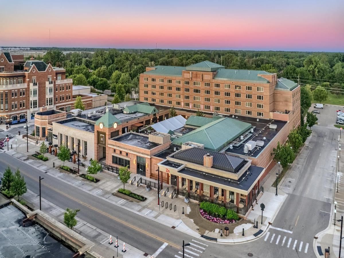 Hotel The H 4*